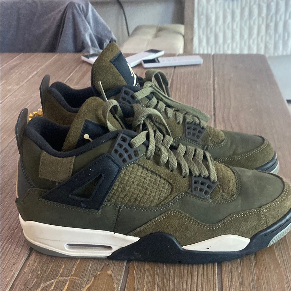 Nike Green Sneakers with Suede Mesh and Air Unit